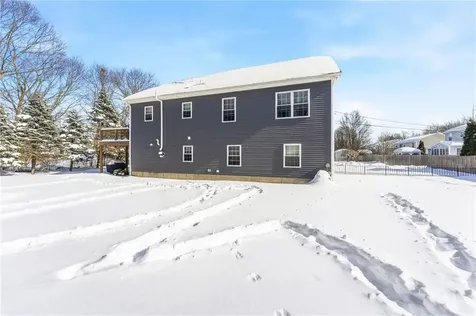 18 Anama Avenue East Providence RI 02916