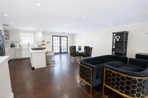 587 Central Avenue Johnston RI 02919