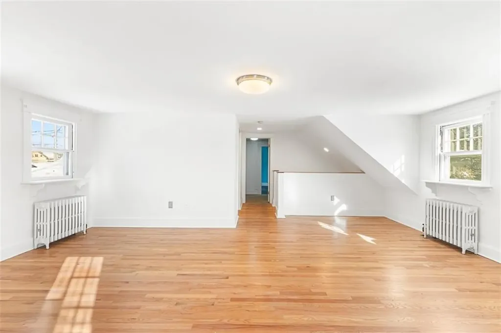 31 Washington Street Warren RI 02885