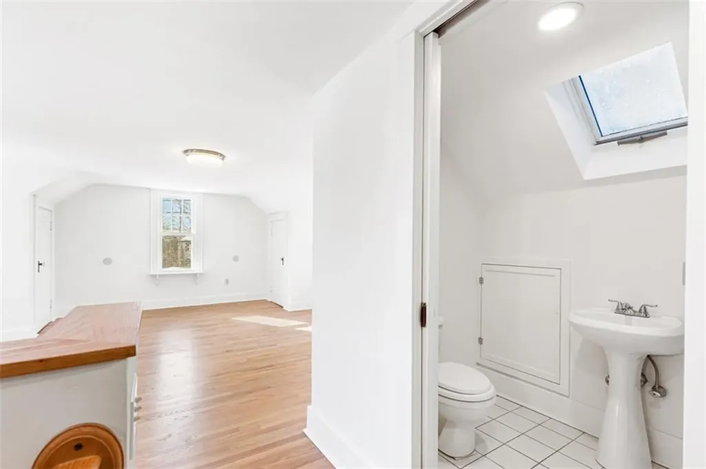 31 Washington Street Warren RI 02885
