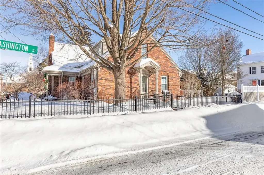 31 Washington Street Warren RI 02885