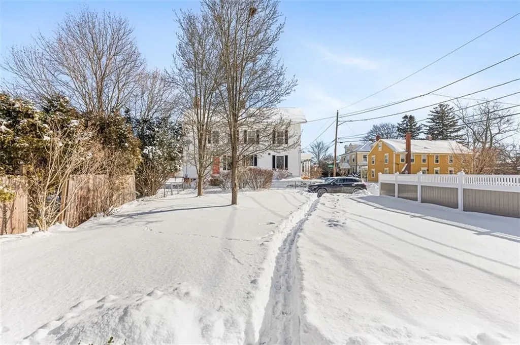 31 Washington Street Warren RI 02885