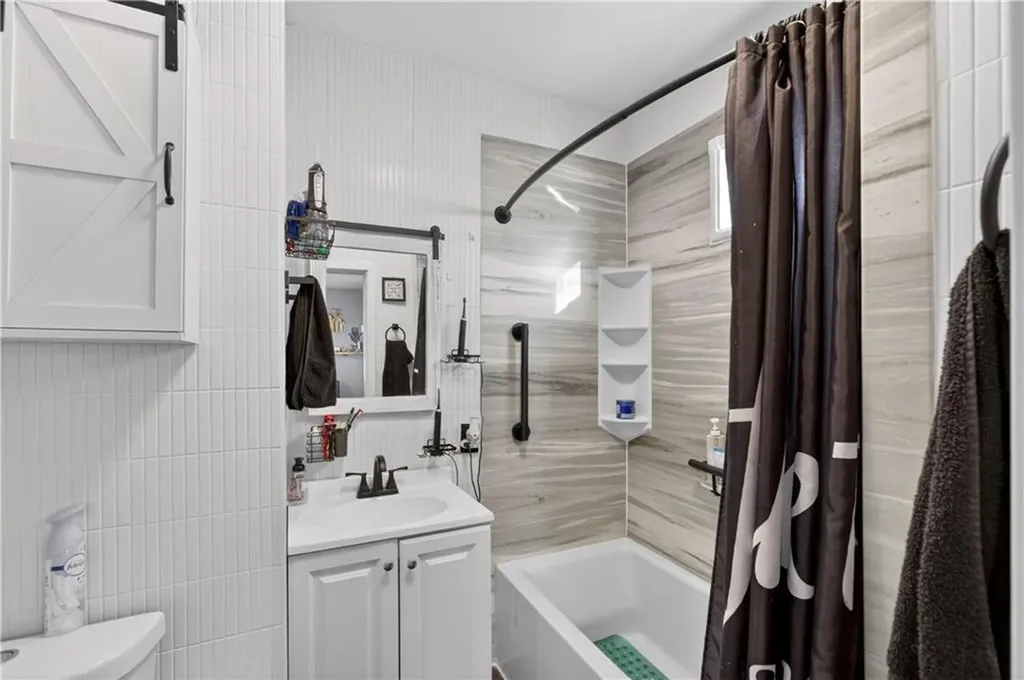 273 Montgomery Avenue Providence RI 02905