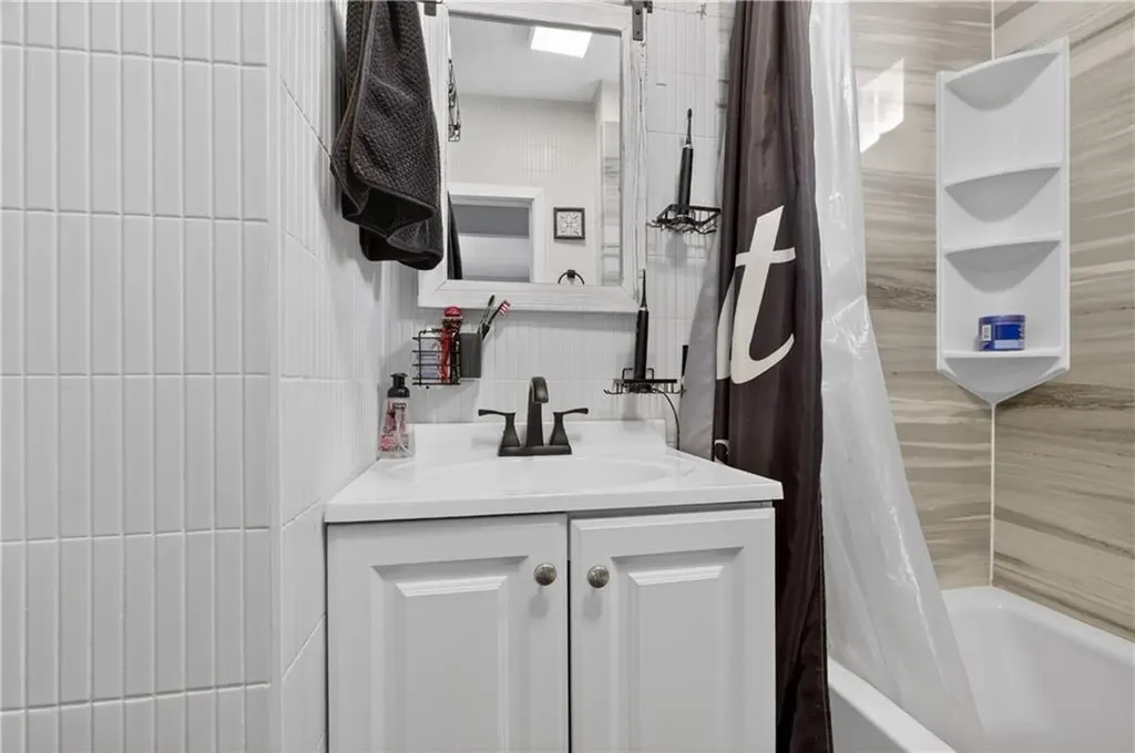 273 Montgomery Avenue Providence RI 02905