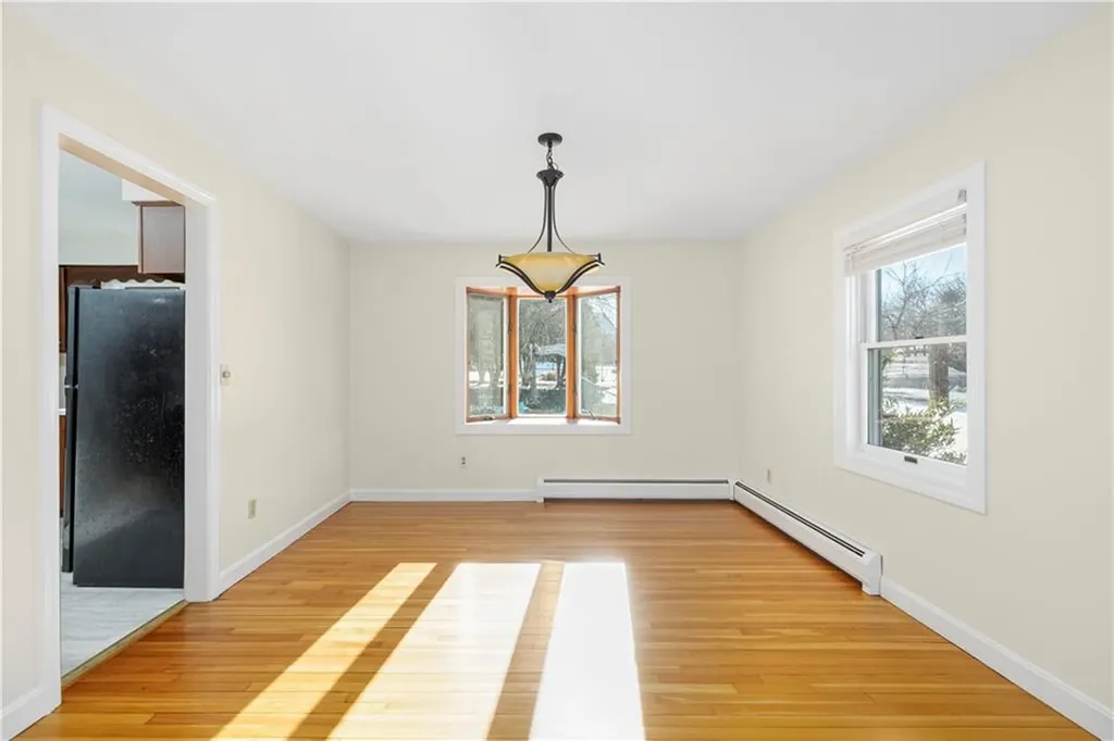 18 Coggeshall Way Middletown RI 02842