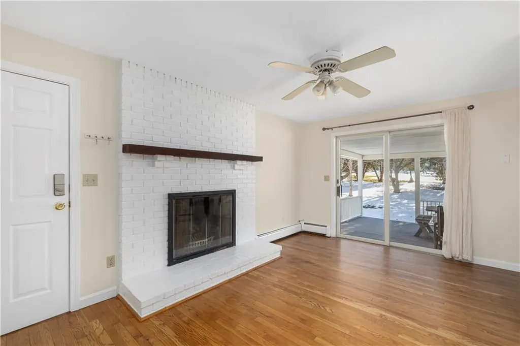 18 Coggeshall Way Middletown RI 02842