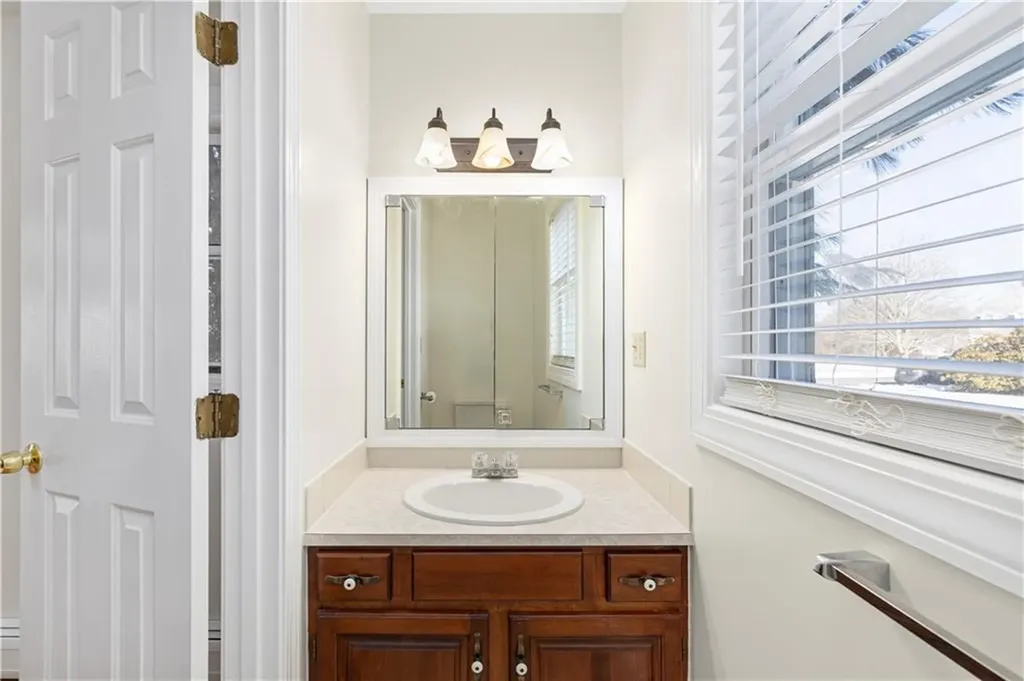 18 Coggeshall Way Middletown RI 02842