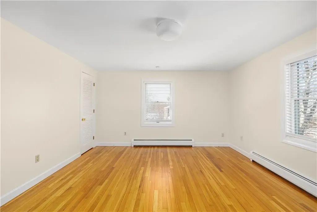18 Coggeshall Way Middletown RI 02842