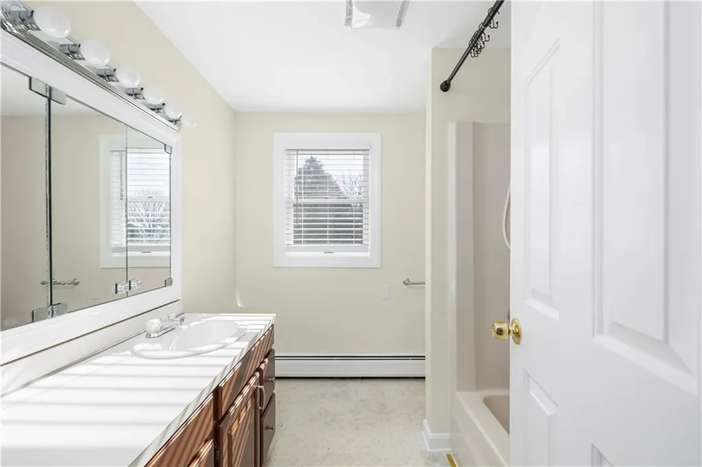18 Coggeshall Way Middletown RI 02842