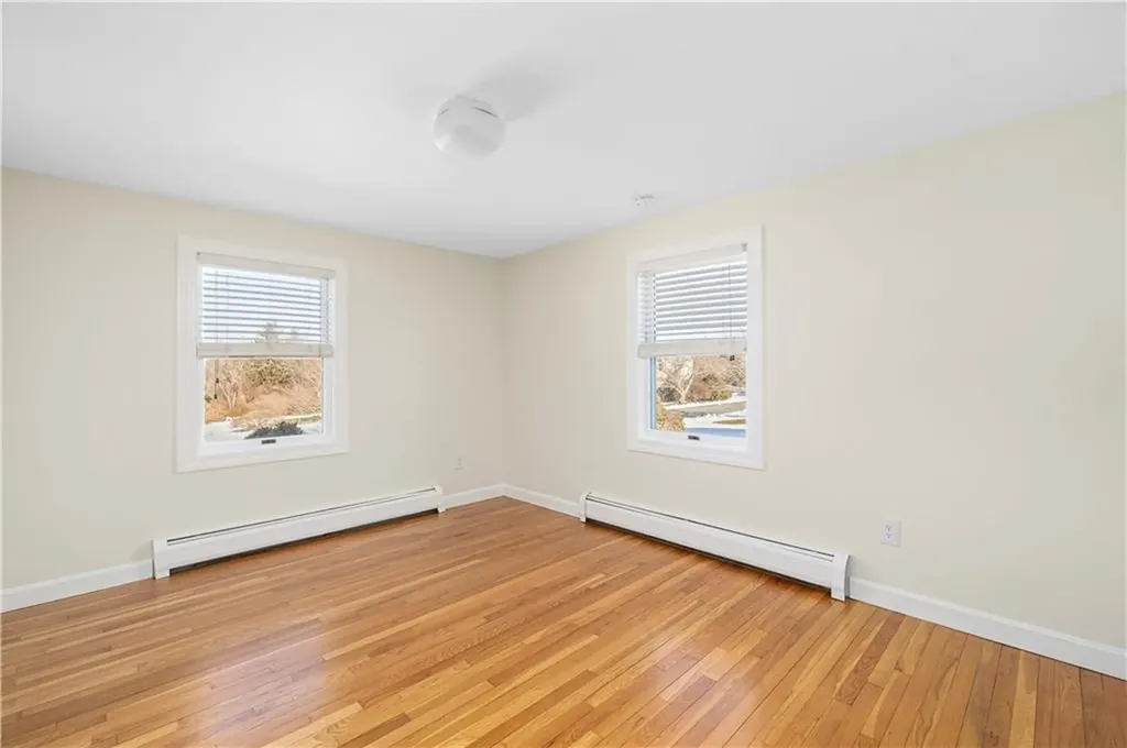 18 Coggeshall Way Middletown RI 02842