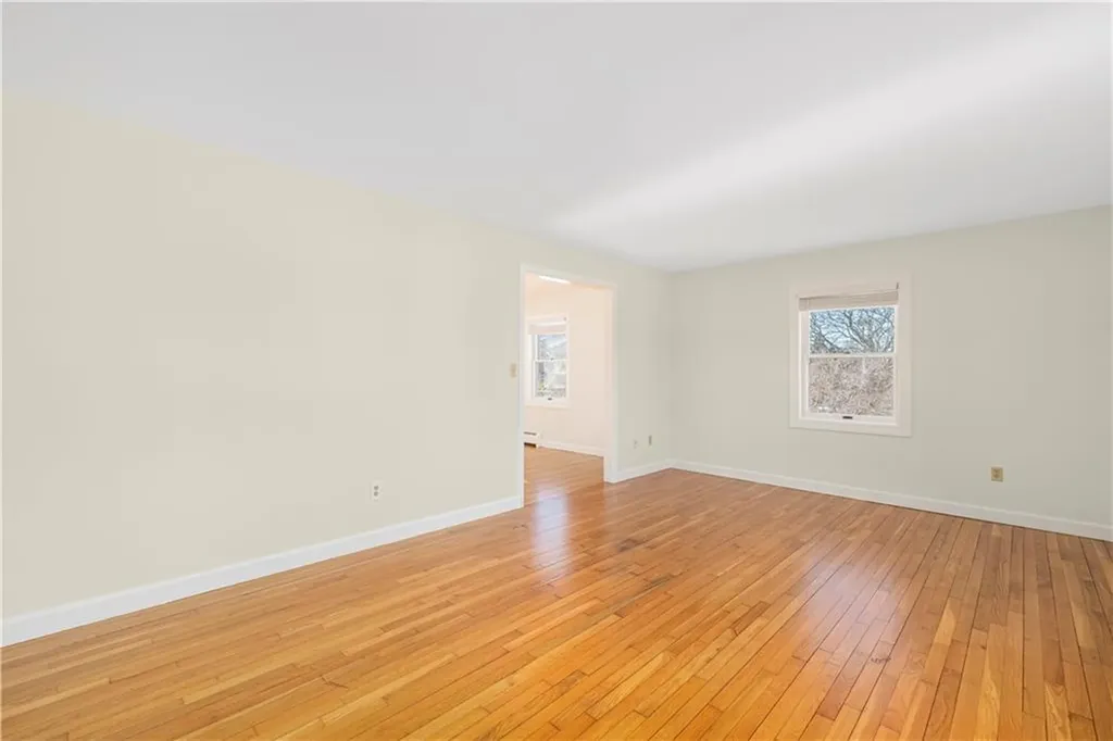 18 Coggeshall Way Middletown RI 02842