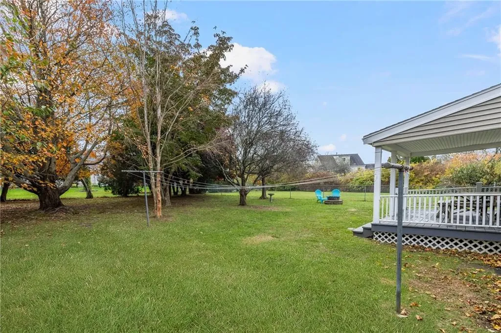 18 Coggeshall Way Middletown RI 02842