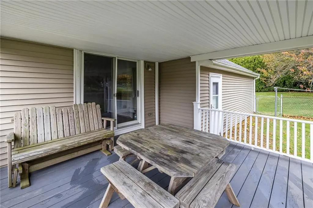 18 Coggeshall Way Middletown RI 02842