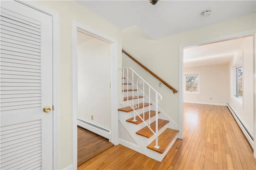 18 Coggeshall Way Middletown RI 02842