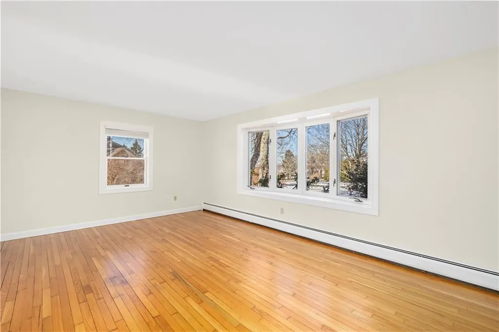 18 Coggeshall Way Middletown RI 02842