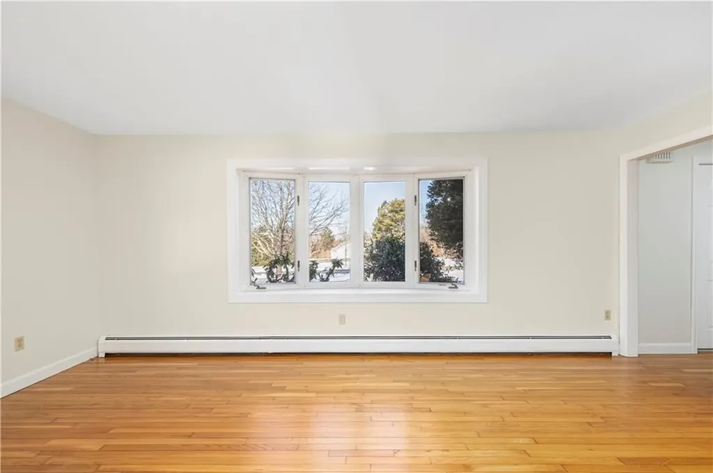 18 Coggeshall Way Middletown RI 02842