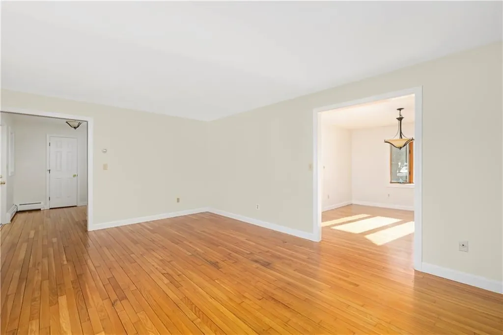 18 Coggeshall Way Middletown RI 02842