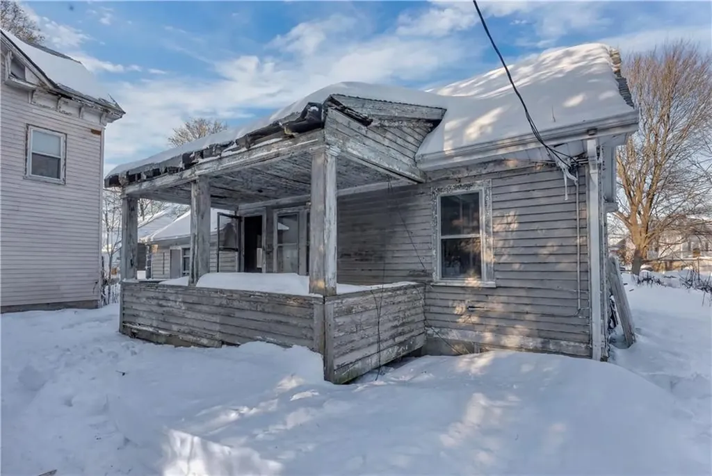 871 Douglas Avenue Providence RI 02908
