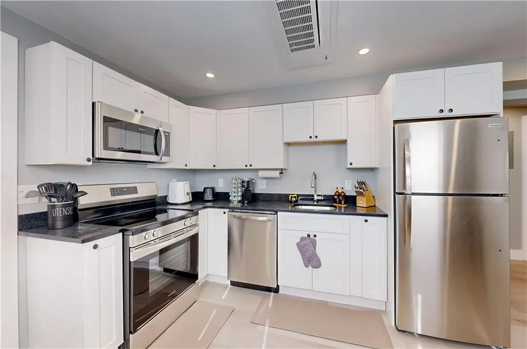 44 Hall Street Providence RI 02904