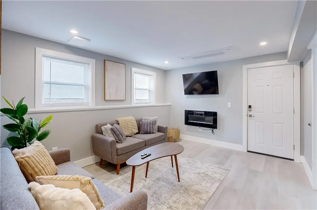 44 Hall Street Providence RI 02904