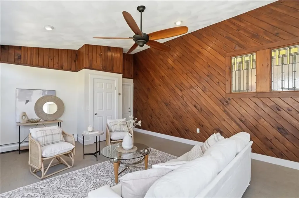 23 Richmond Avenue Barrington RI 02806