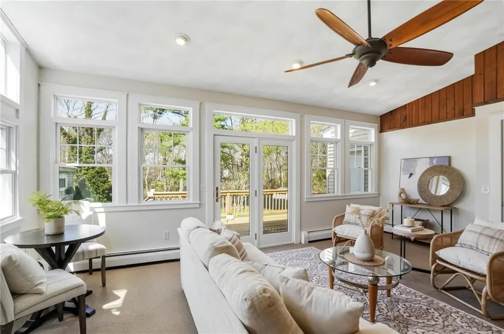23 Richmond Avenue Barrington RI 02806