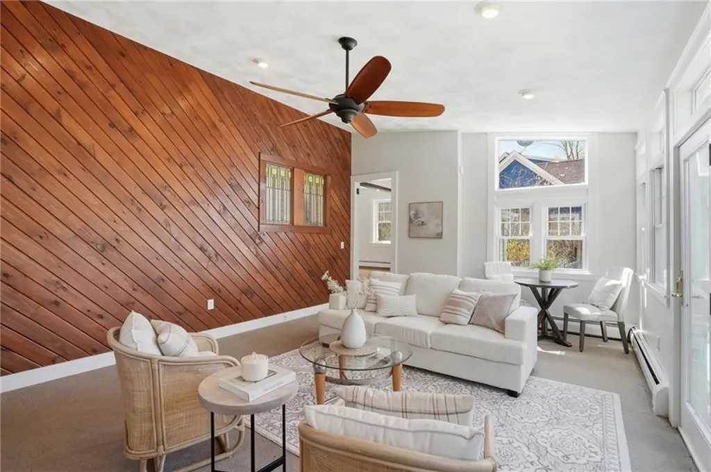 23 Richmond Avenue Barrington RI 02806