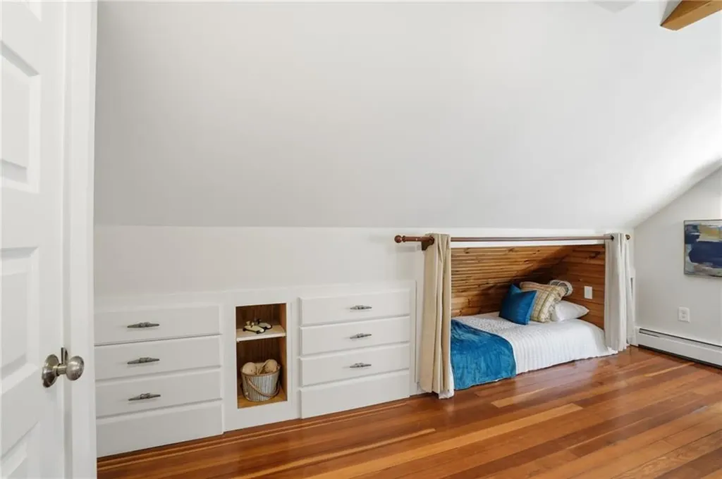23 Richmond Avenue Barrington RI 02806