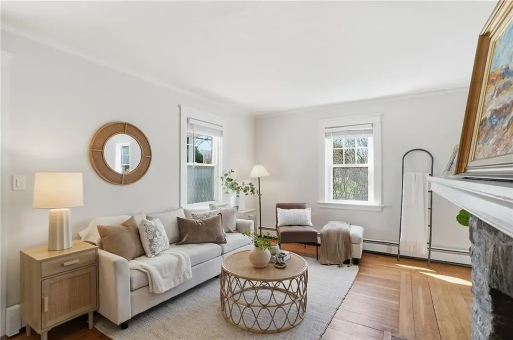 23 Richmond Avenue Barrington RI 02806