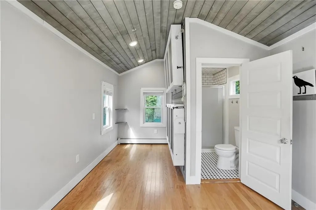 23 Richmond Avenue Barrington RI 02806