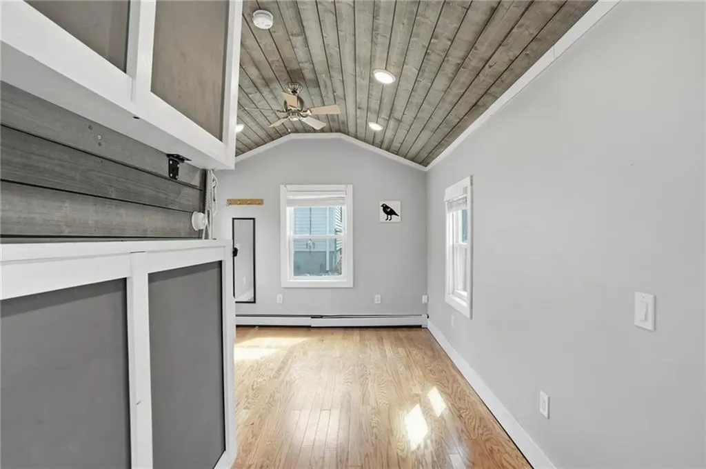 23 Richmond Avenue Barrington RI 02806