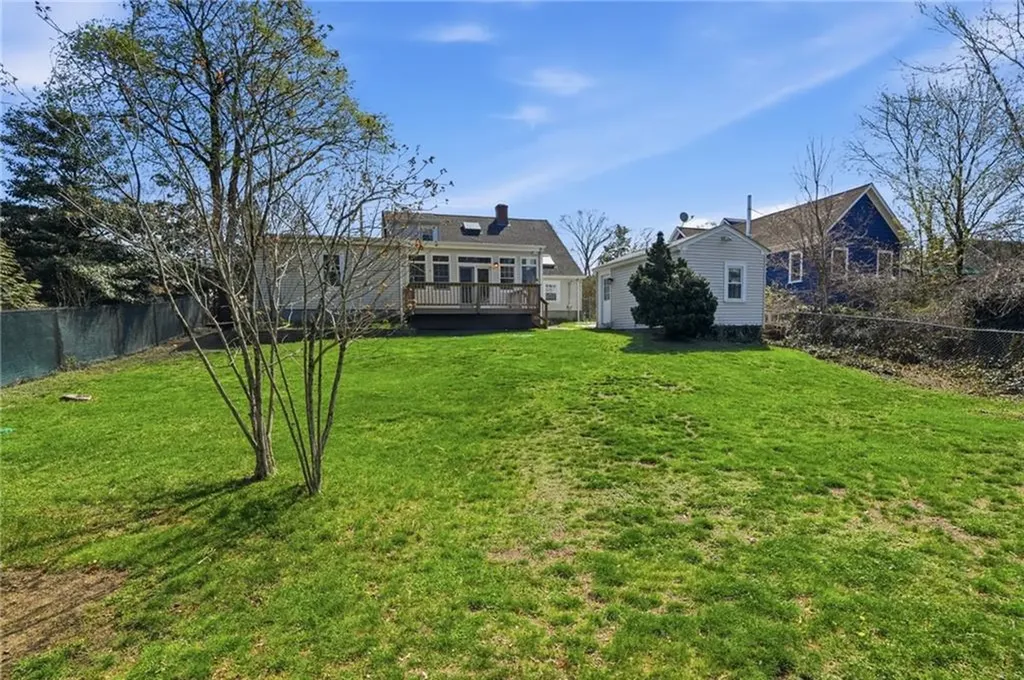 23 Richmond Avenue Barrington RI 02806