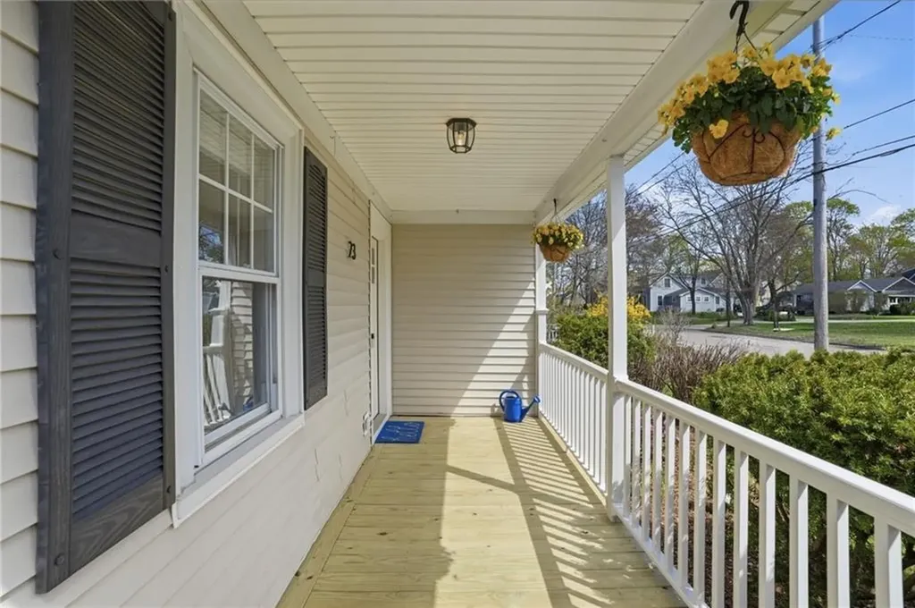 23 Richmond Avenue Barrington RI 02806