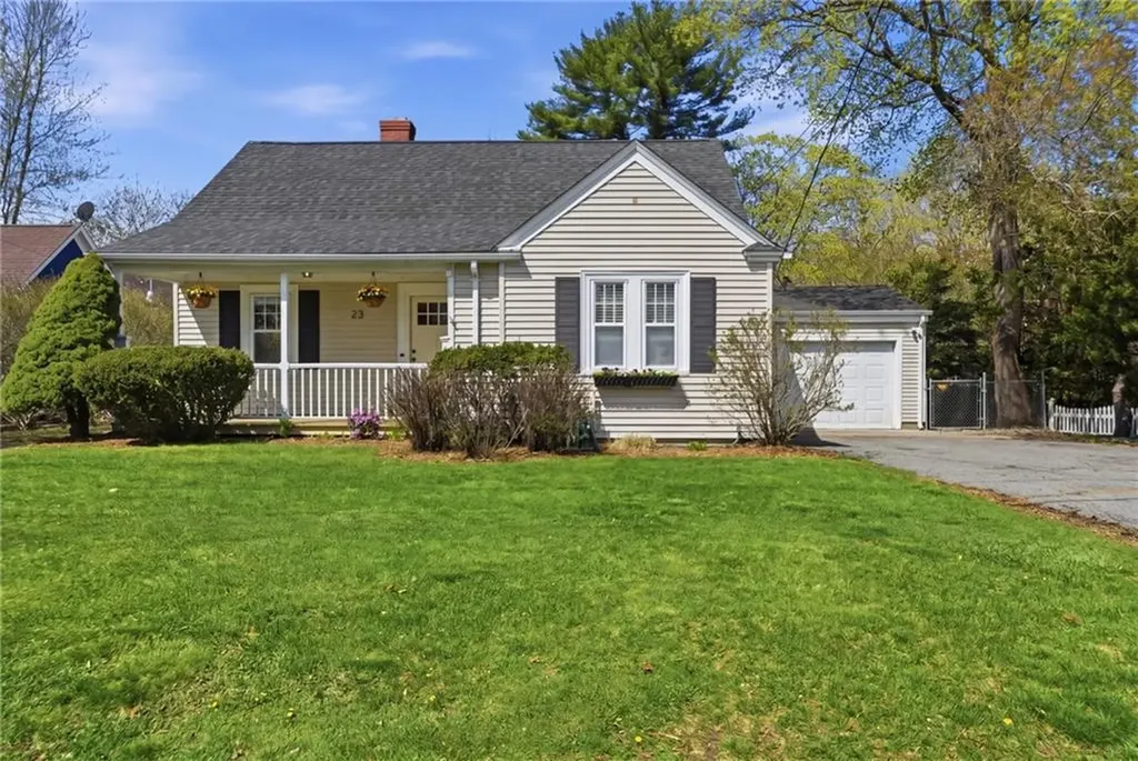 23 Richmond Avenue Barrington RI 02806