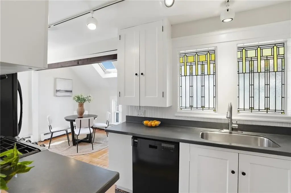 23 Richmond Avenue Barrington RI 02806