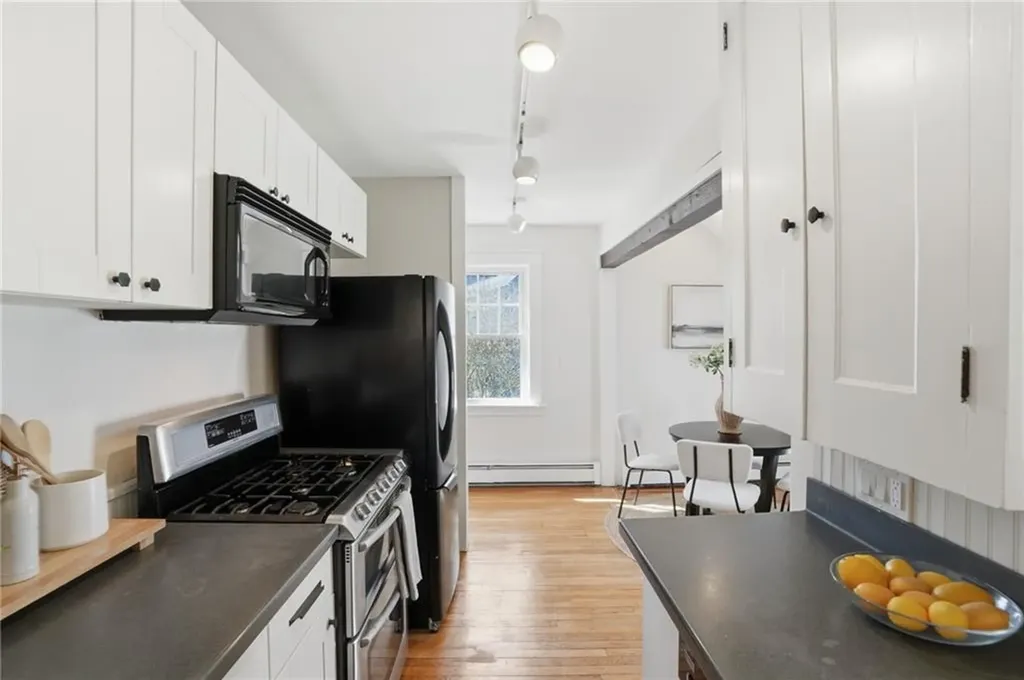 23 Richmond Avenue Barrington RI 02806