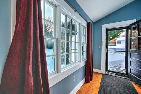 2952 East Main Road Portsmouth RI 02871