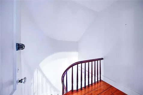 2952 East Main Road Portsmouth RI 02871