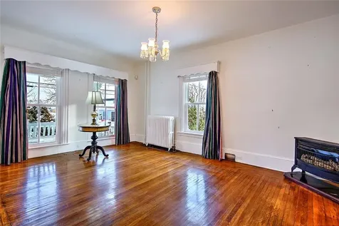 2952 East Main Road Portsmouth RI 02871