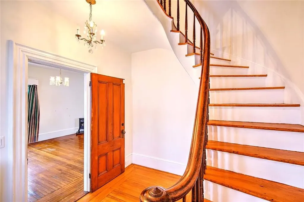 2952 East Main Road Portsmouth RI 02871