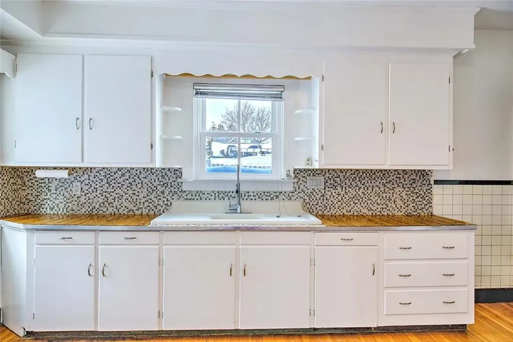 2952 East Main Road Portsmouth RI 02871