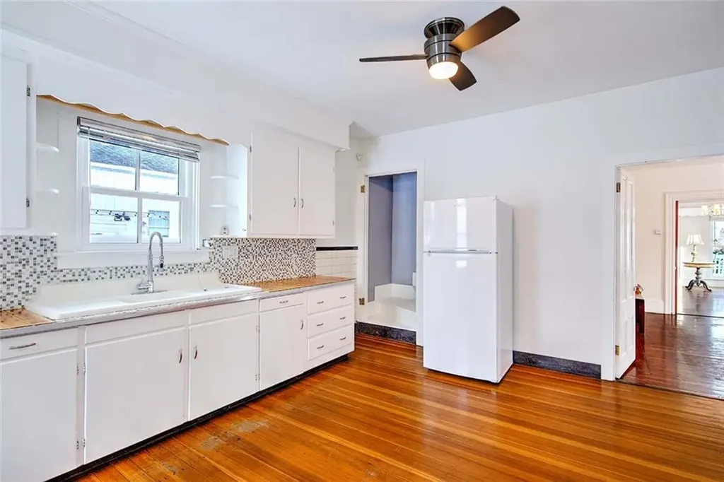 2952 East Main Road Portsmouth RI 02871