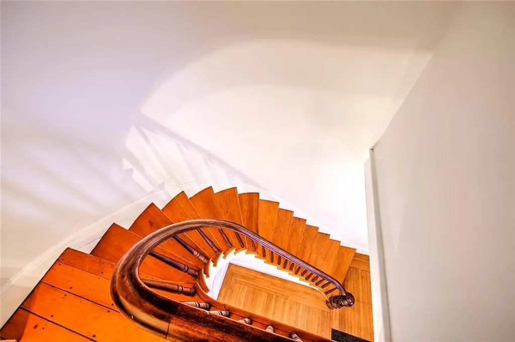 2952 East Main Road Portsmouth RI 02871