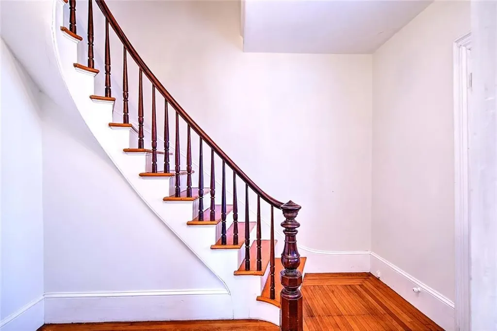 2952 East Main Road Portsmouth RI 02871