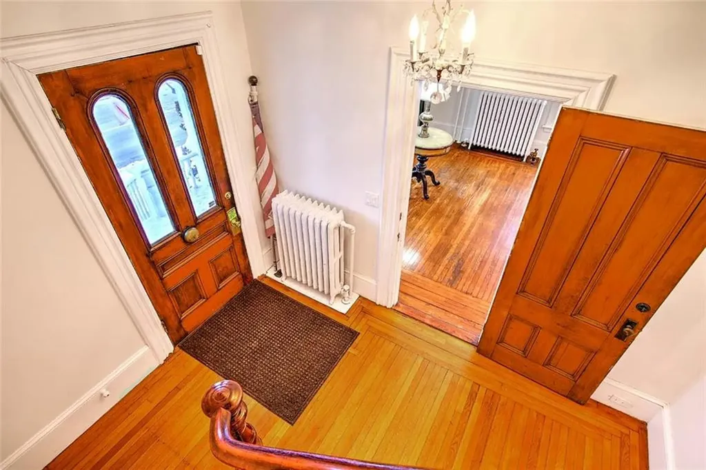 2952 East Main Road Portsmouth RI 02871