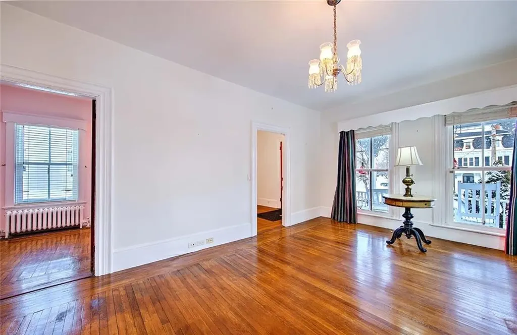 2952 East Main Road Portsmouth RI 02871