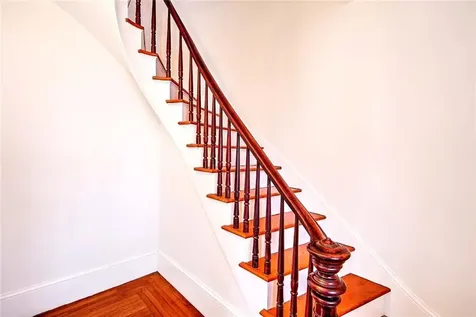 2952 East Main Road Portsmouth RI 02871