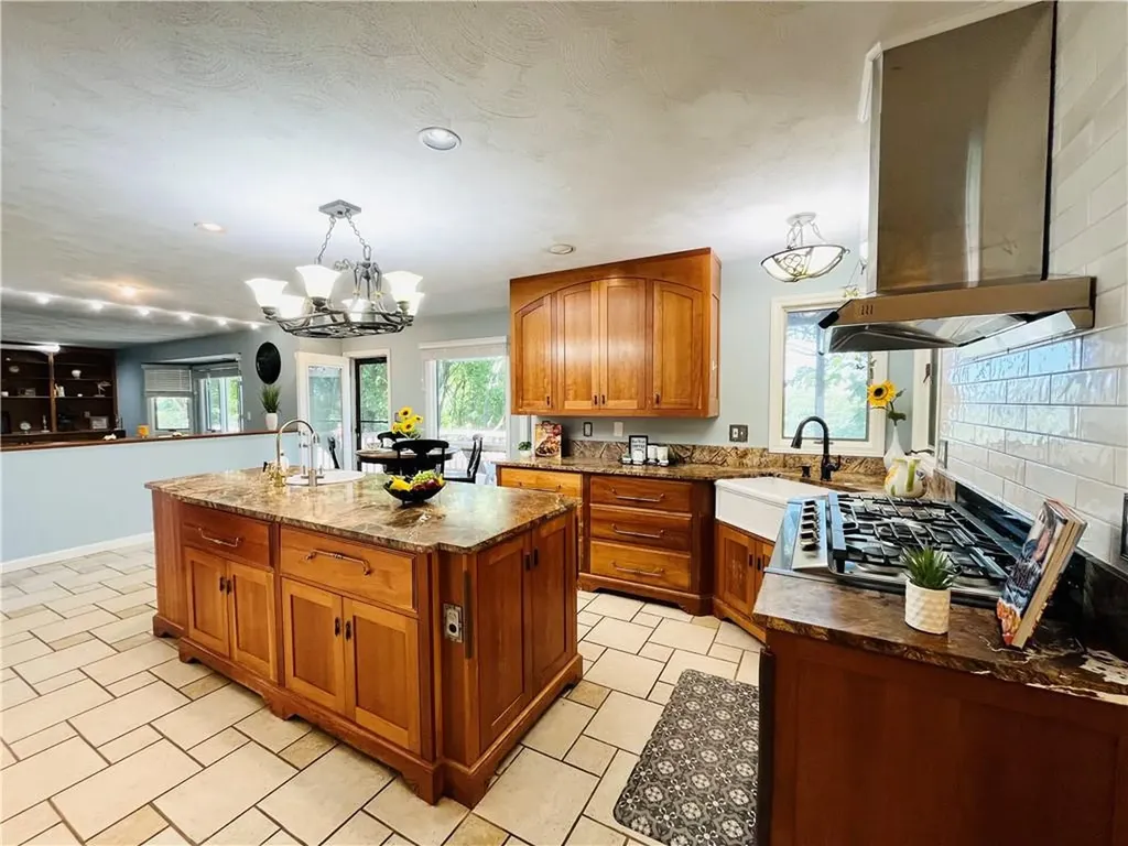 3 Sullivan Terrace Barrington RI 02806