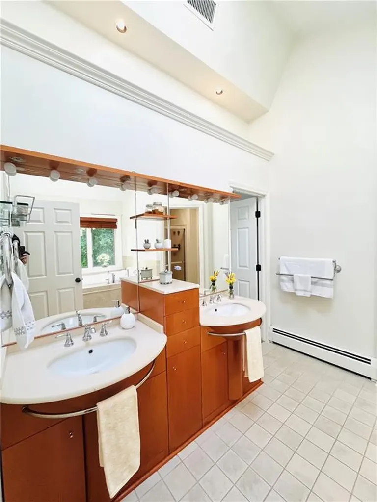 3 Sullivan Terrace Barrington RI 02806