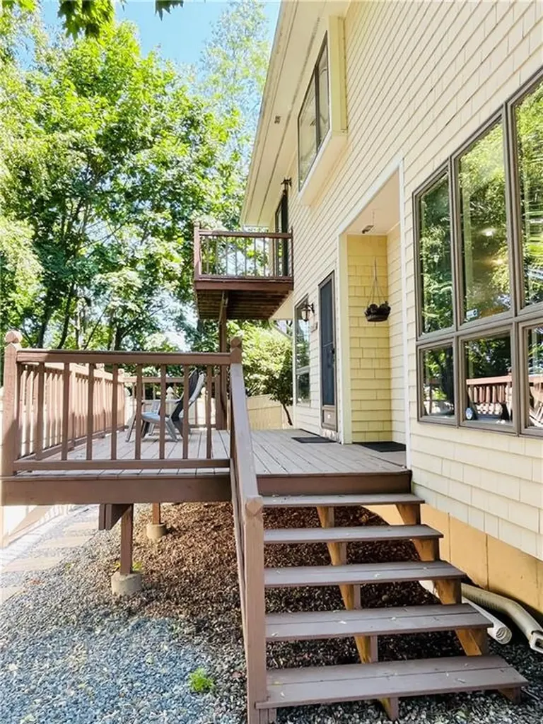 3 Sullivan Terrace Barrington RI 02806